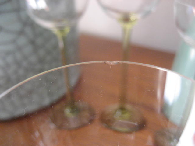 6 glasses of liqueur on foot Ouraline