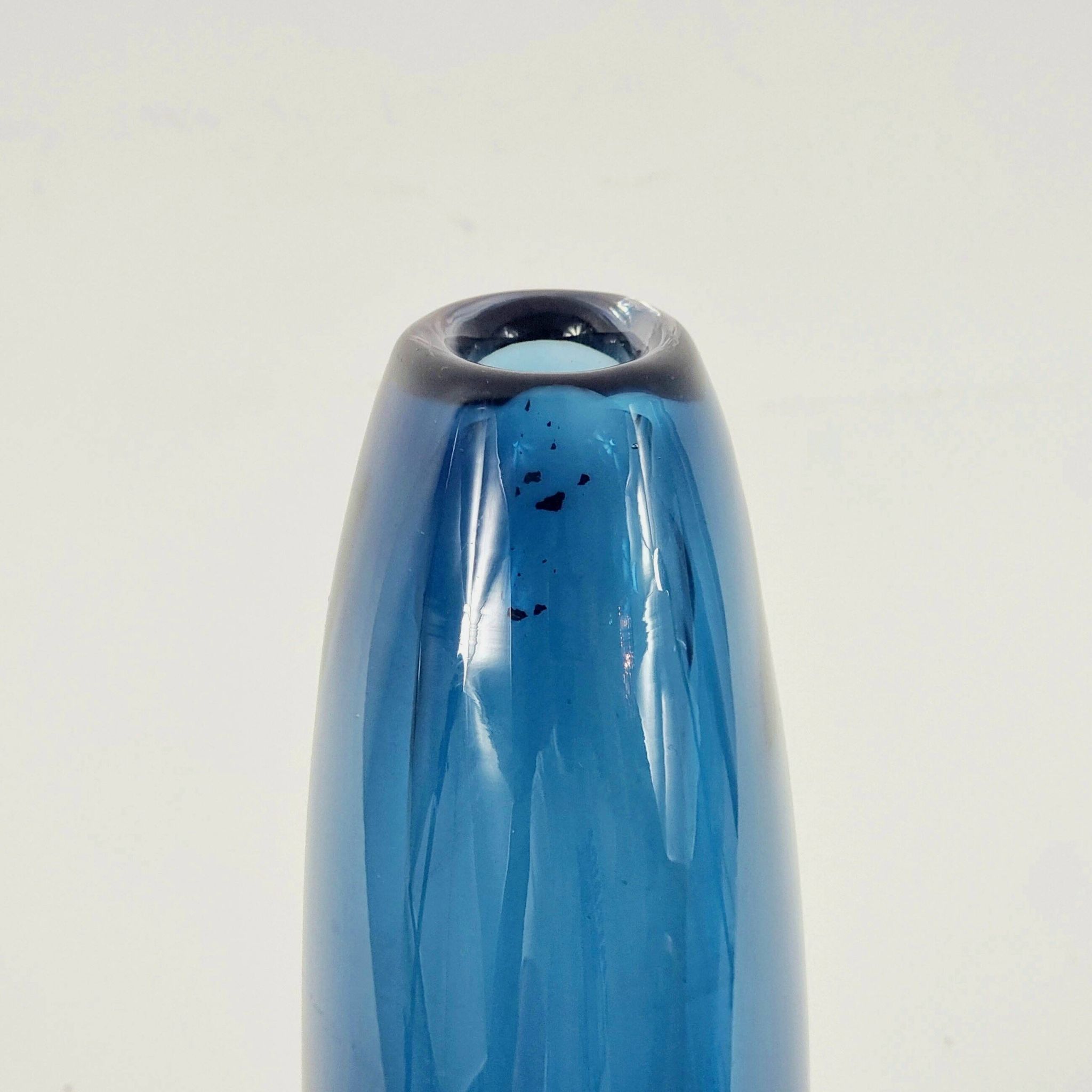Signed Large Scandinavian Glass Vase by Vicke Lindstrand for Kosta, 1960s