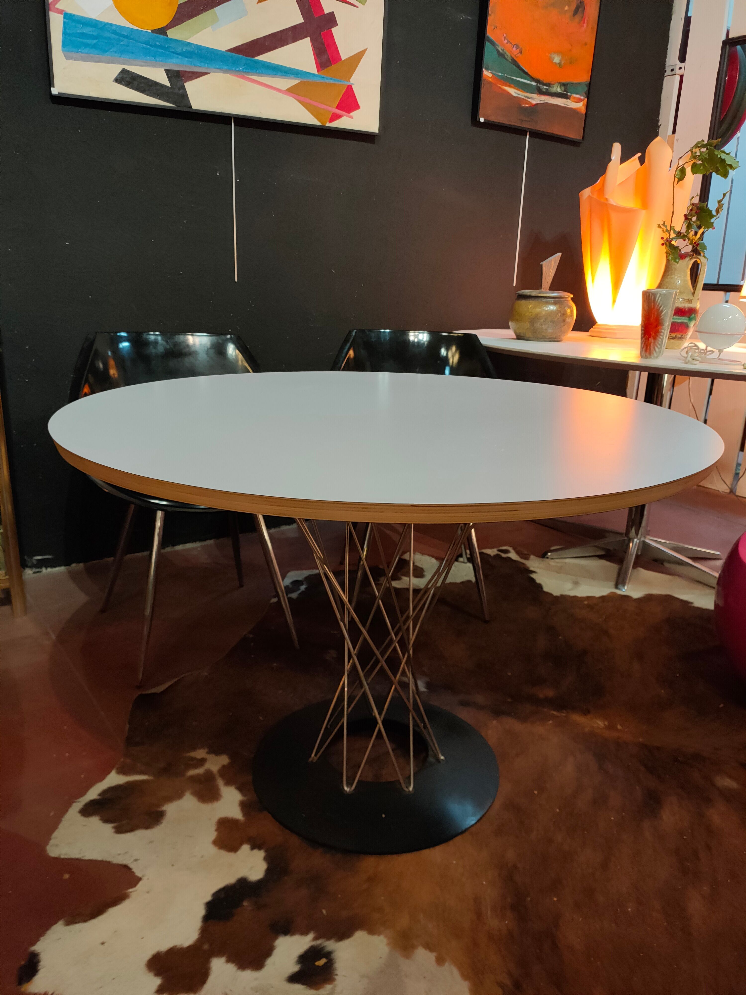 Isamu Noguchi Cyclone table by Knoll, circa 1970s, white laminate top