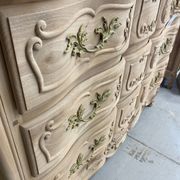 Commode louis XV en bois brut noyer