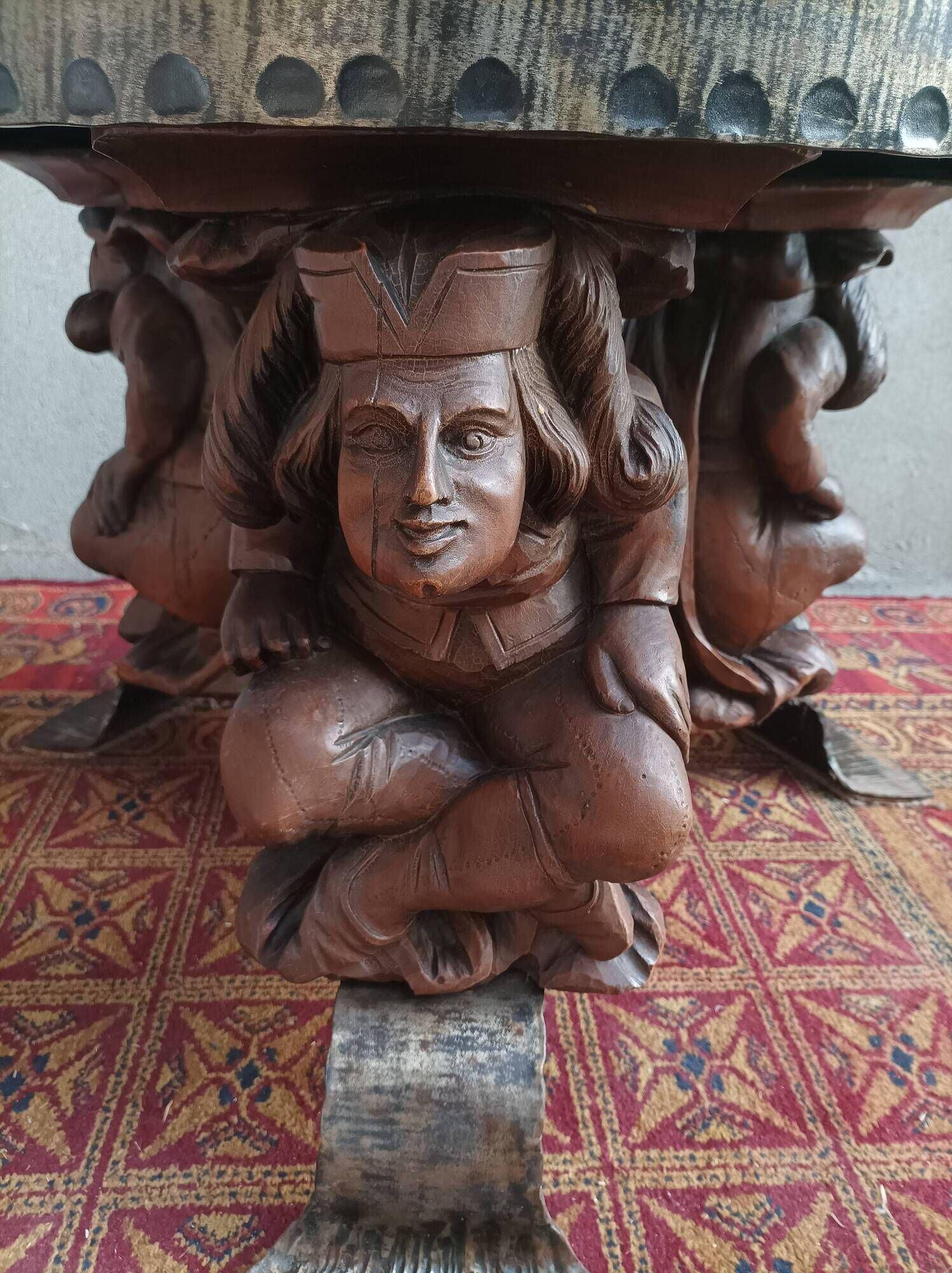 Jean-Maurice Rothschild (1902-1998) Table basse bois sculpté fer forgé et marbre