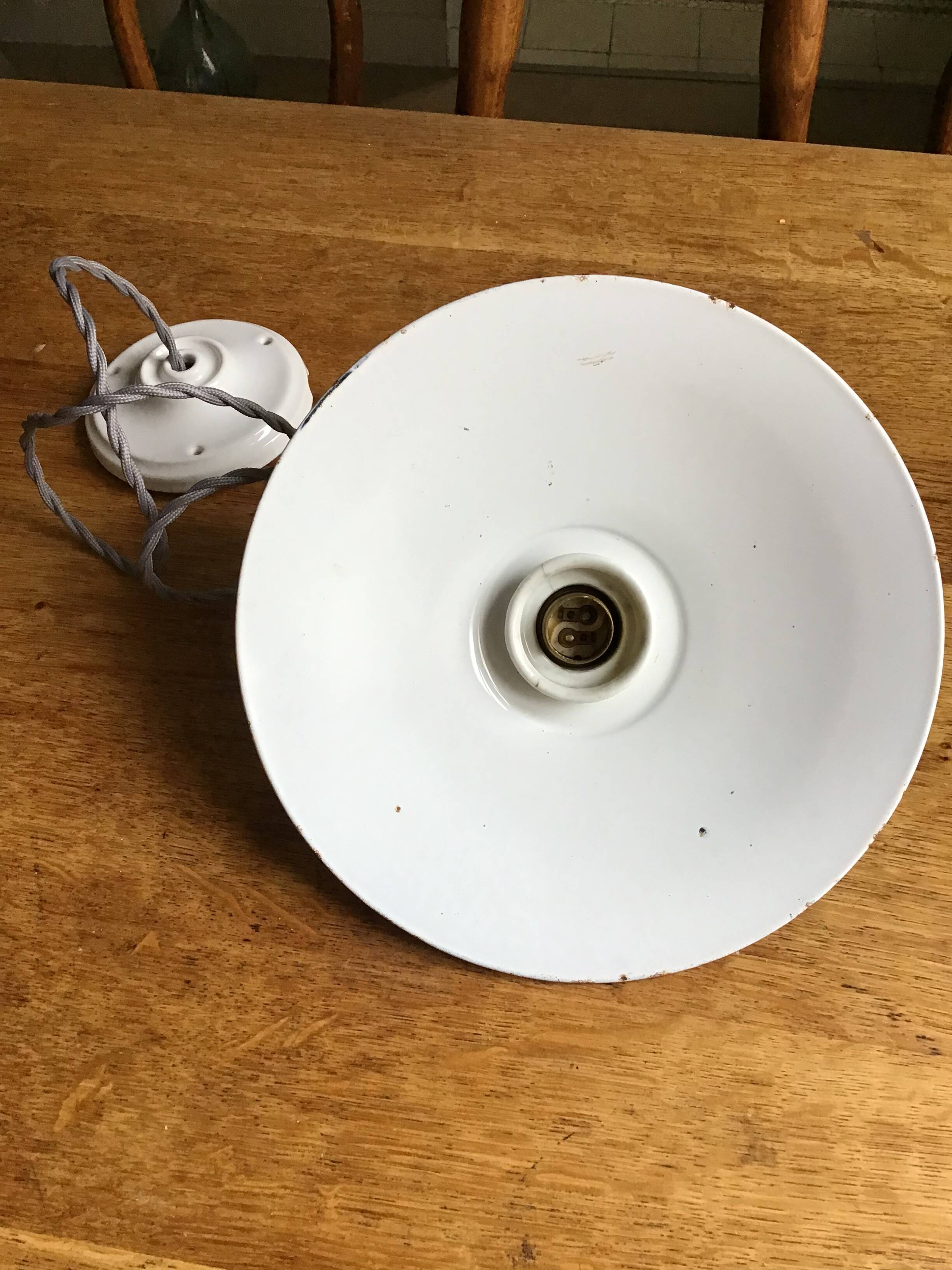 Industrial black enameled sheet metal pendant light