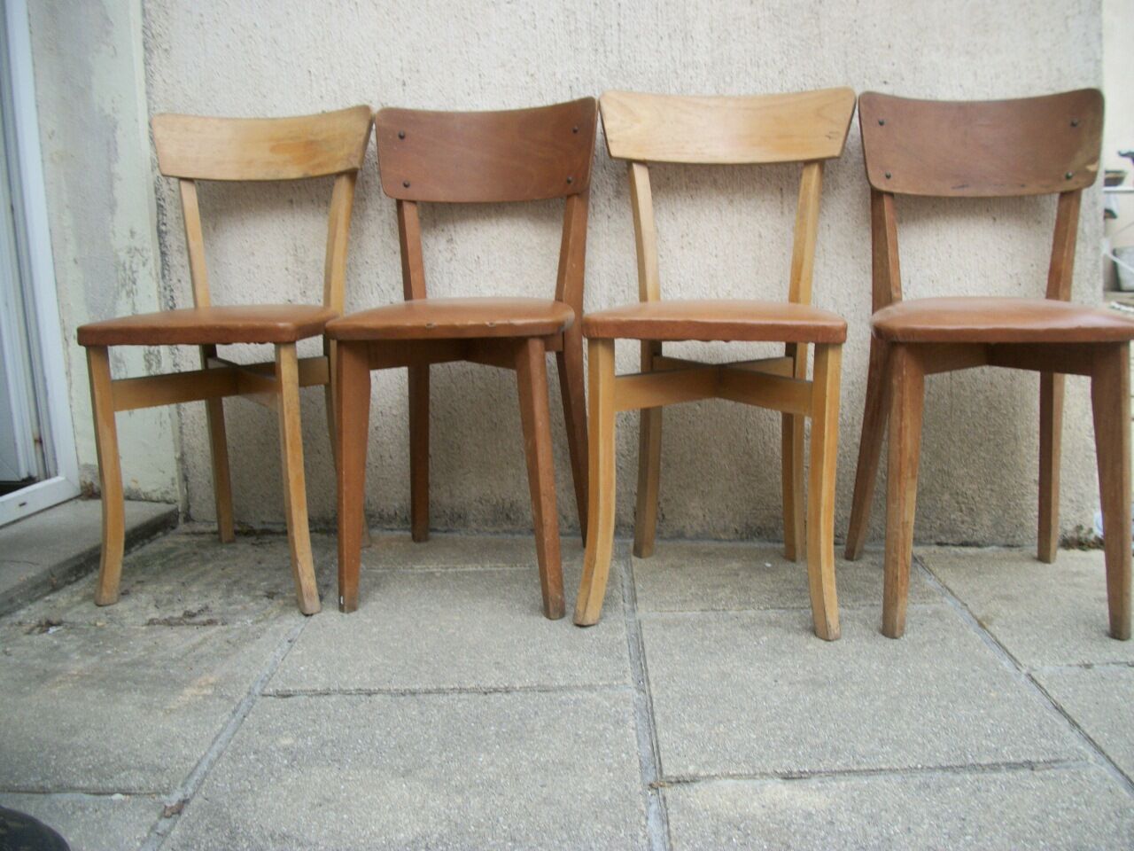4 bistrot chairs