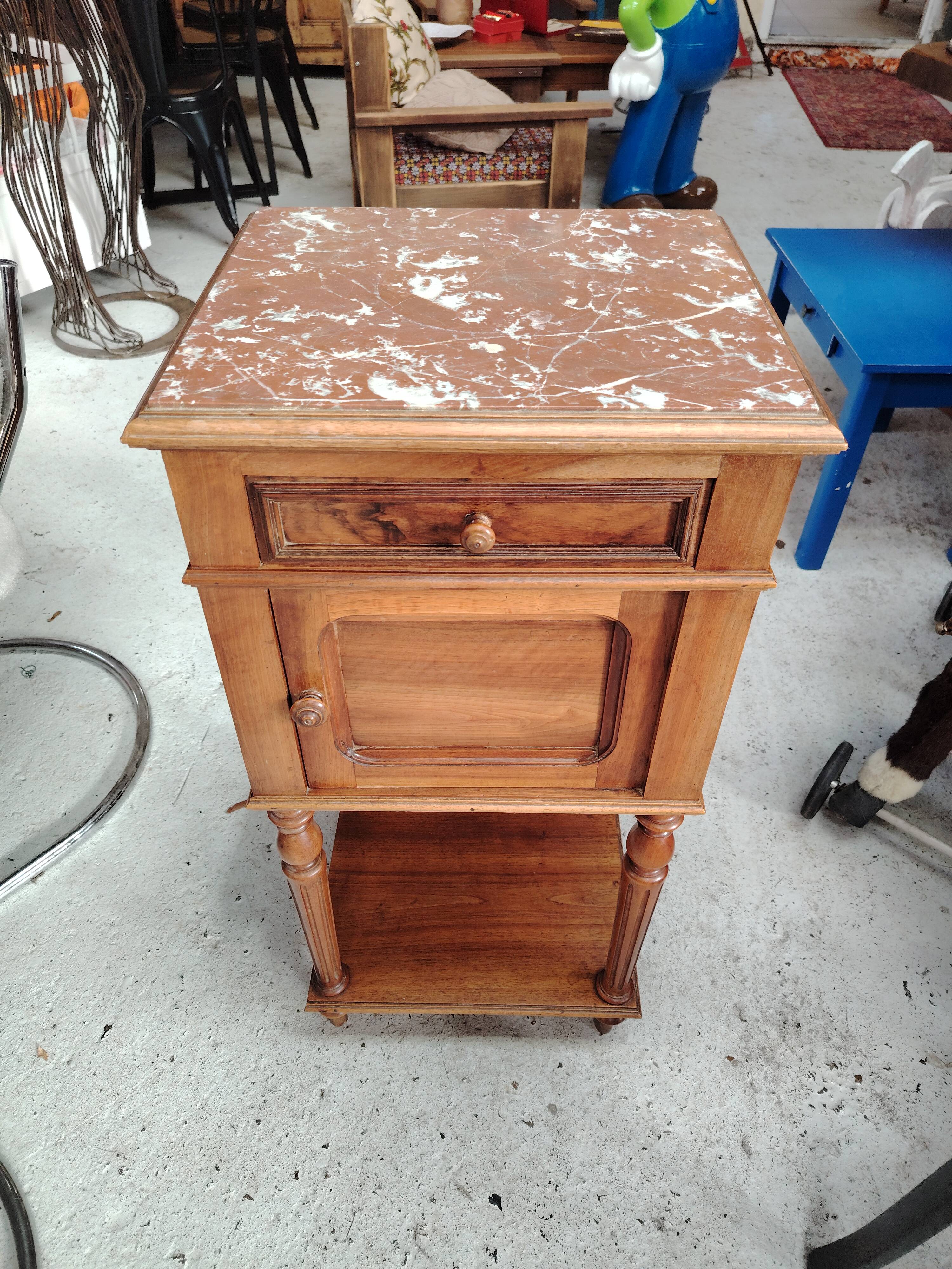 Beautiful antique nightstand in walnut with a marble top from the late 19th century.
