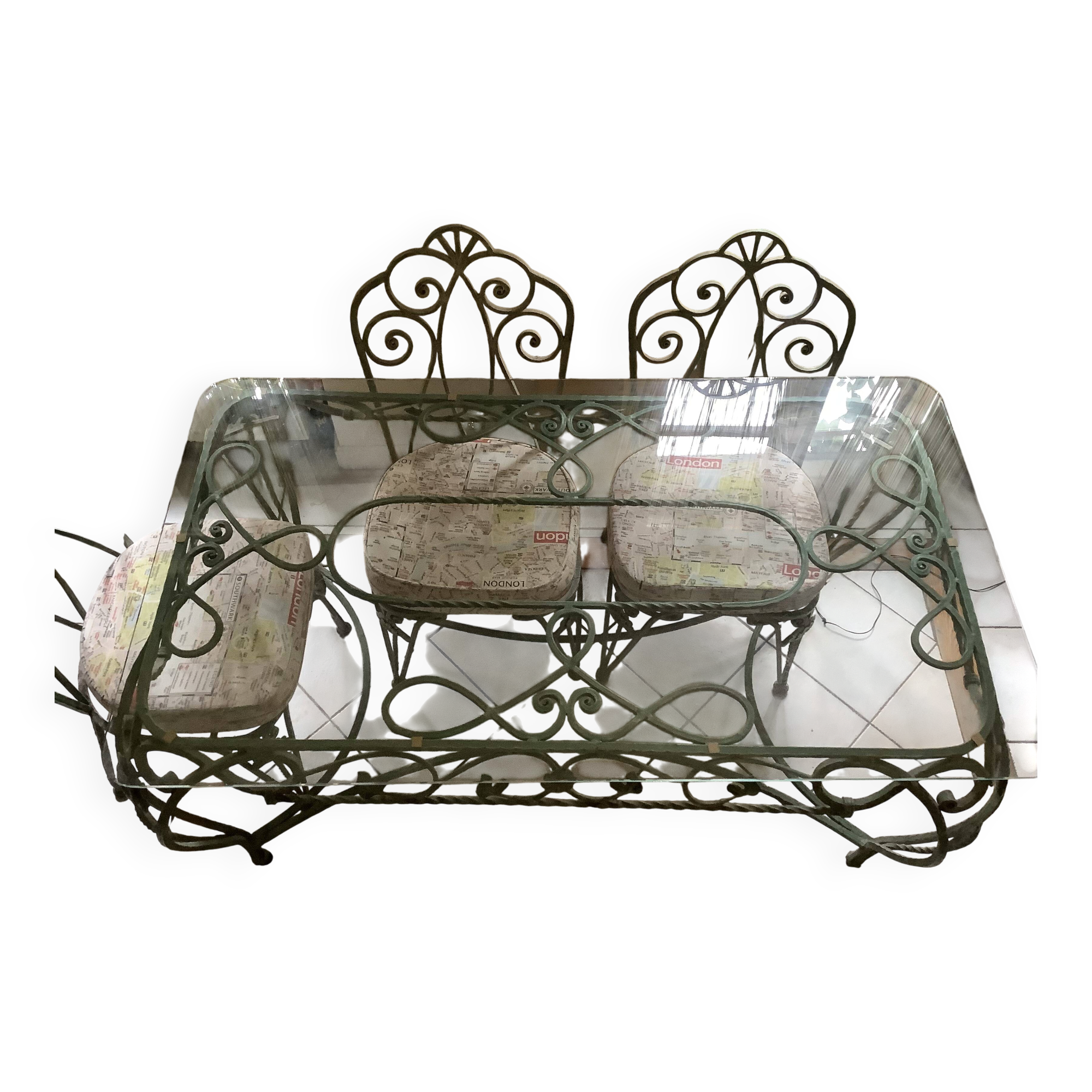 Table et 6 chaises en fer forgé ouvragé