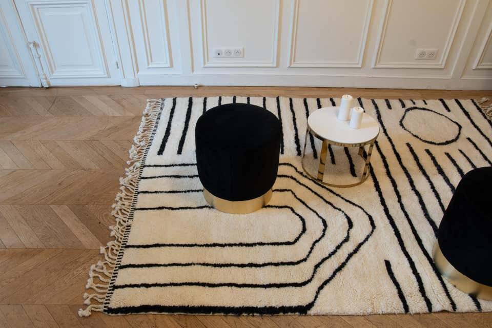Large Moroccan wool rug 350cmx250cm