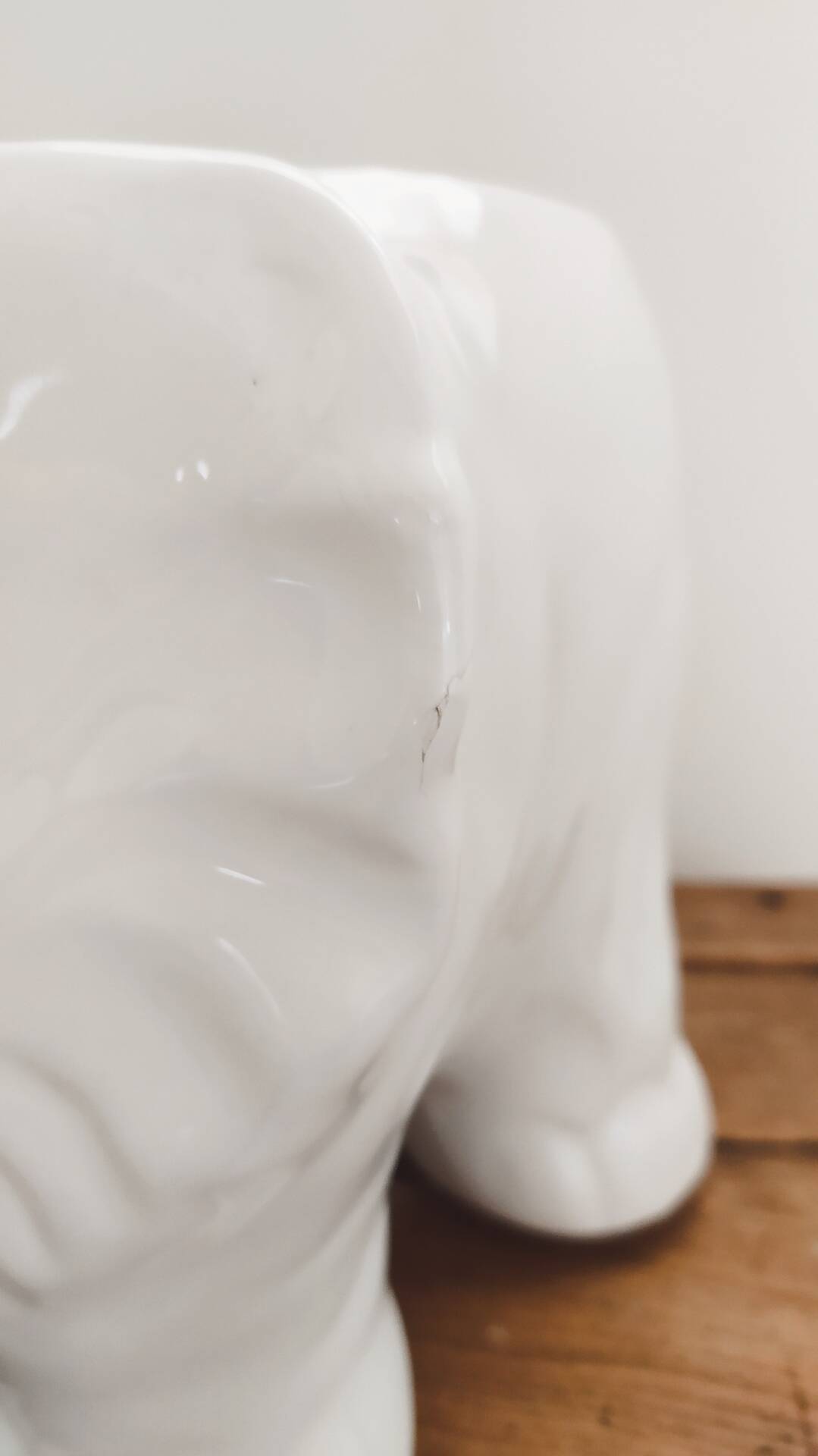 Elephant-shaped cache-pot • Ceramic
