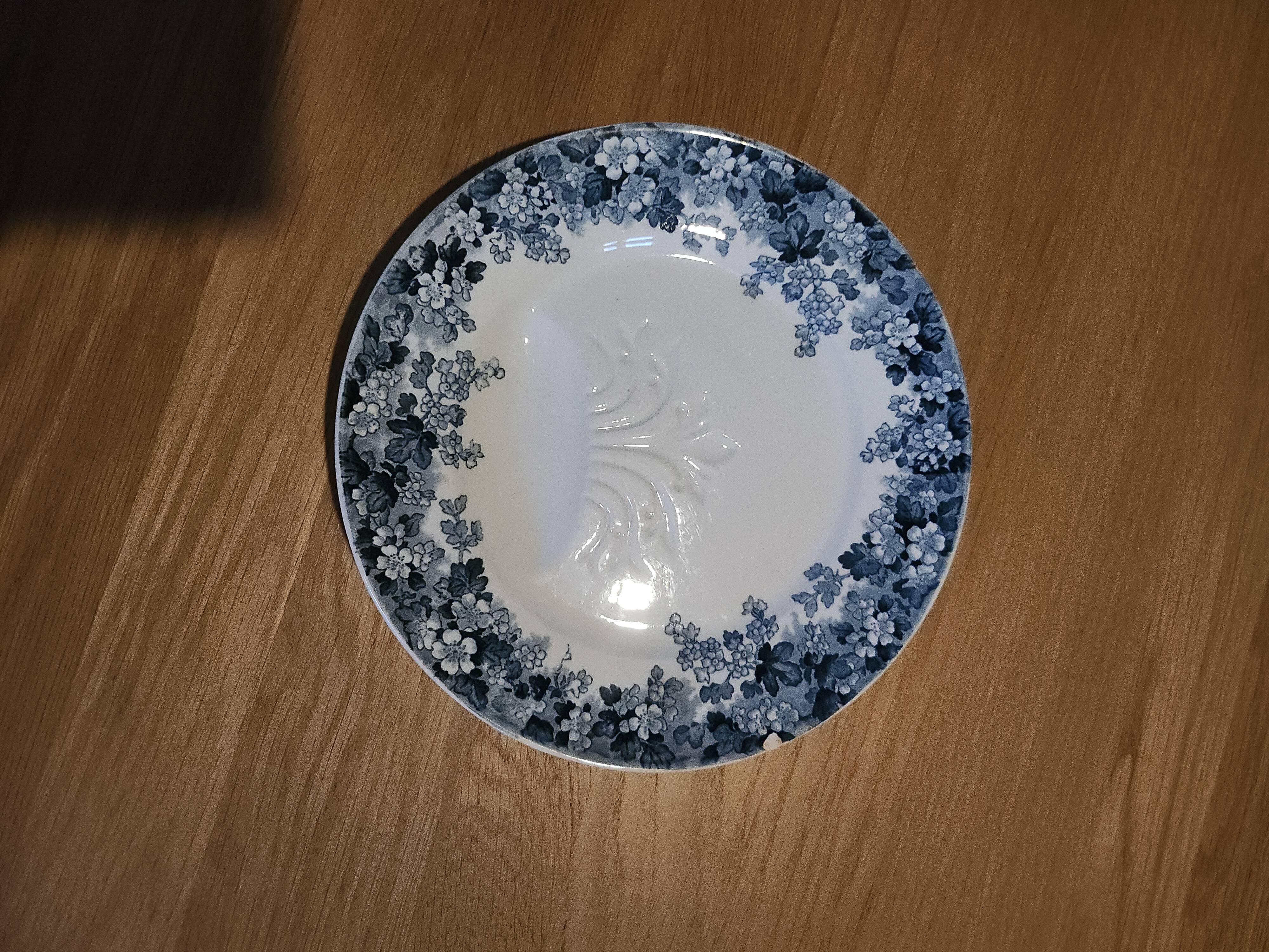 Pair of antique asparagus plates "Récamier" in Terre de Fer, Sarregue