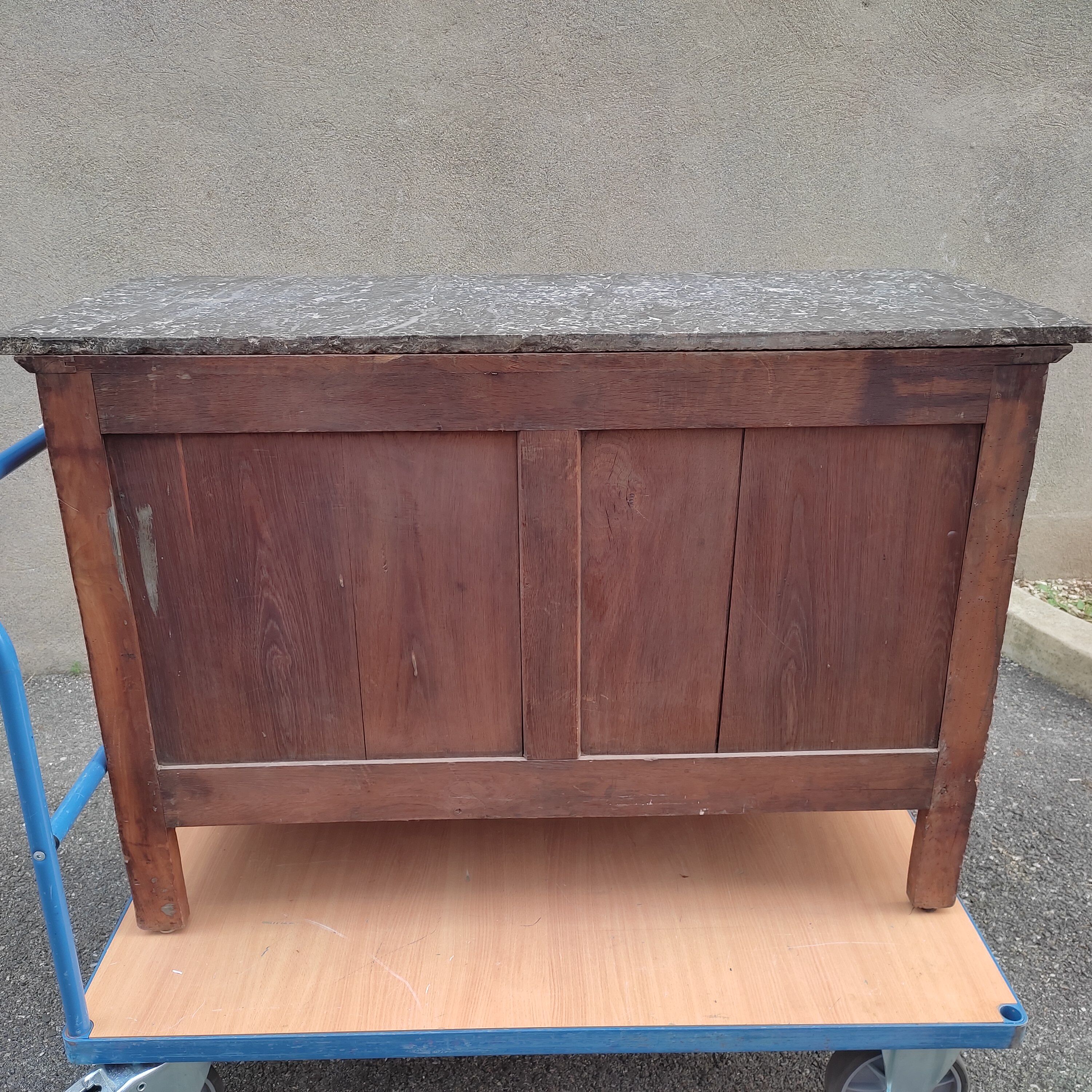 Antique chest of drawers