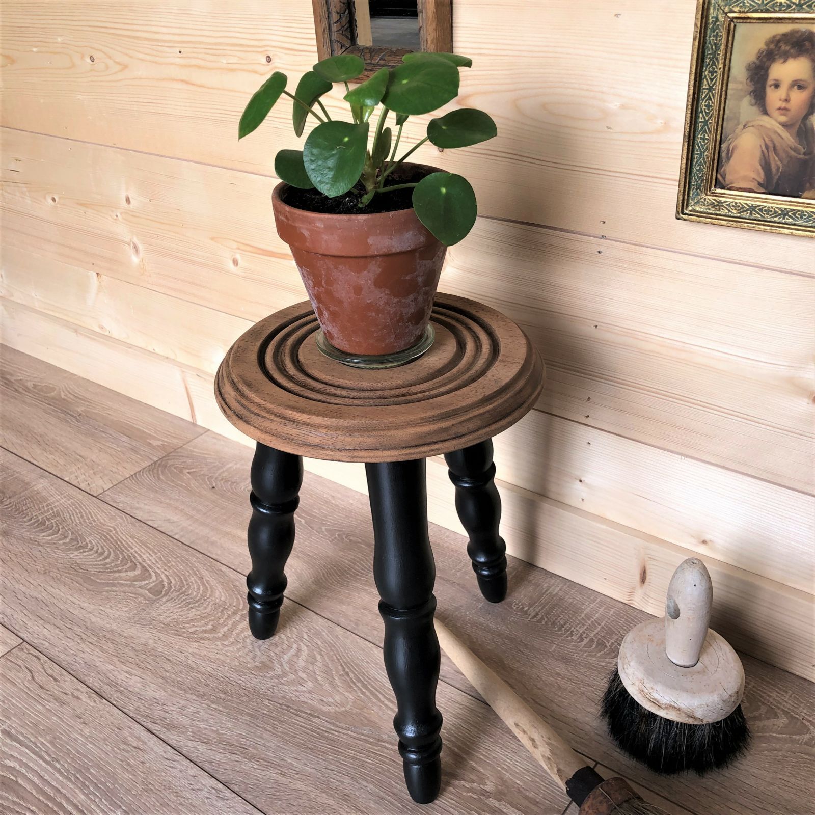 Tripod wooden stool
