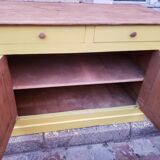 Buffet de campagne jaune citron