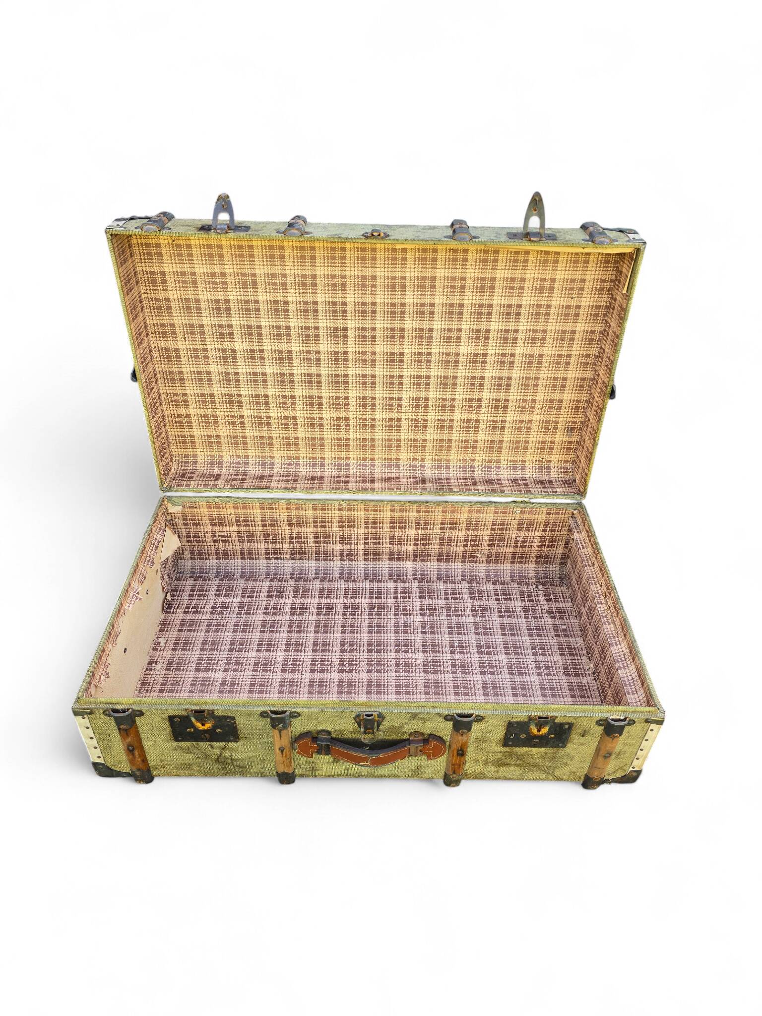 Antique travel trunk 1920