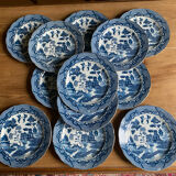 Blue Willow dessert plate service