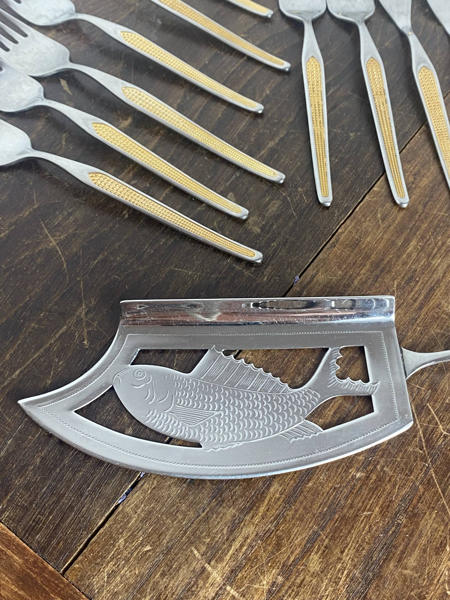 Fish cutlery set