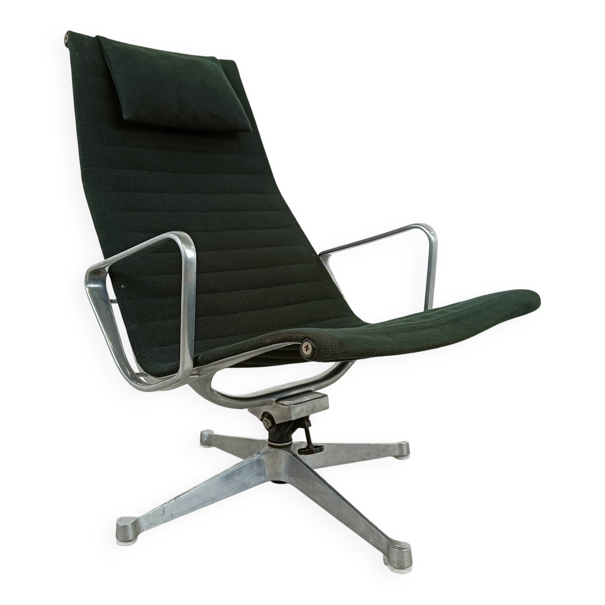 Charles & Ray Eames EA124 Lounge chair in black fabric, 1970s