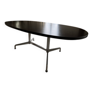 Table eames