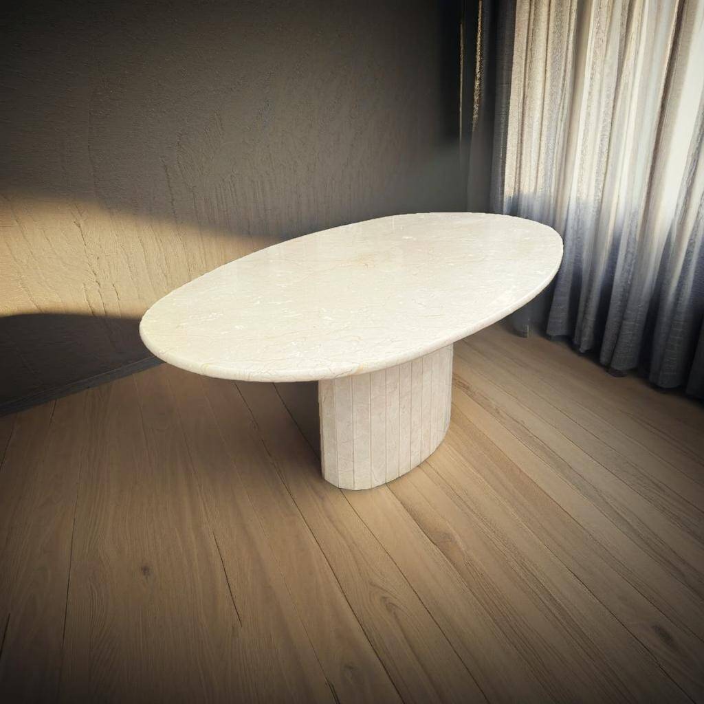 Table à manger ovale en marbre travertin beige clair - 1970
