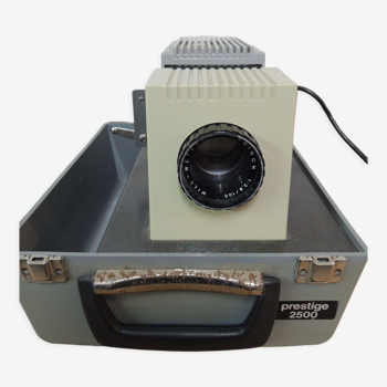 Prestrinox slide projector