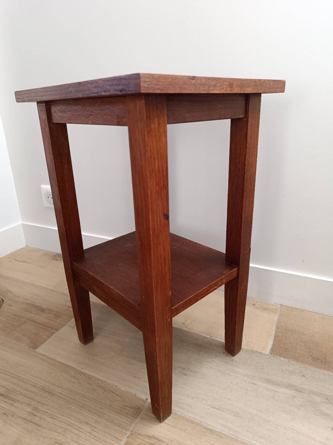 Small vintage wooden side table / pedestal table