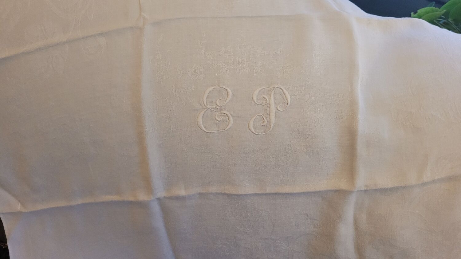 5 monogrammed cotton towels