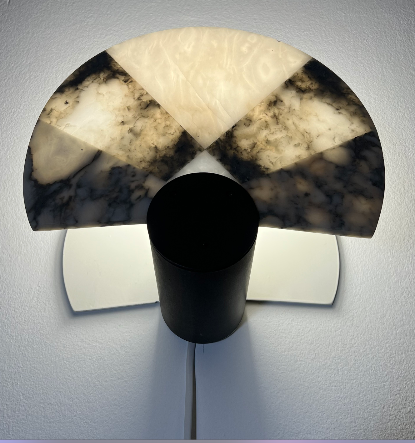 Rainbow wall lamp in alabaster and marble in the taste of Angelo Mangiarotti.