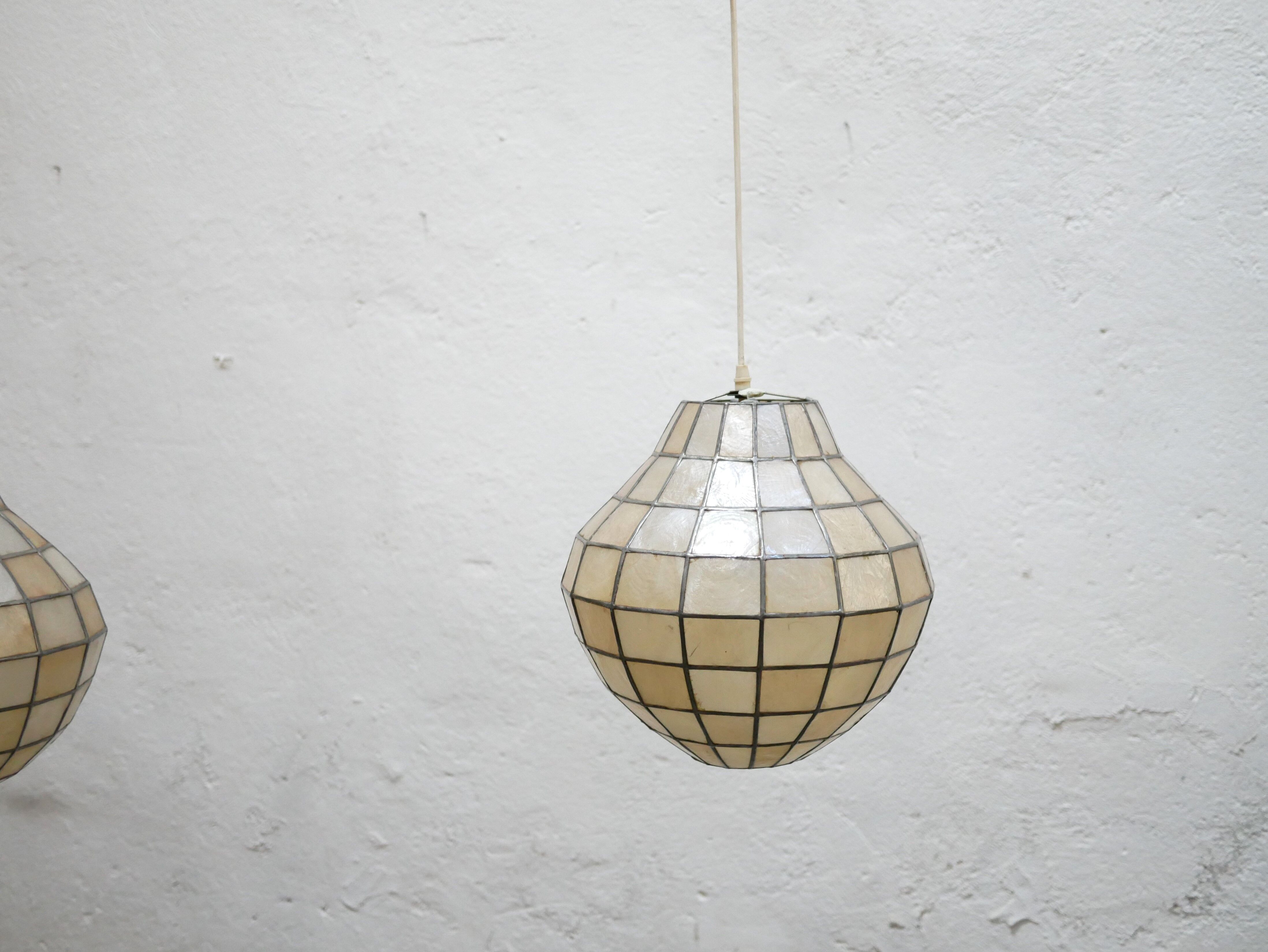 Vintage mother-of-pearl pendant lamp