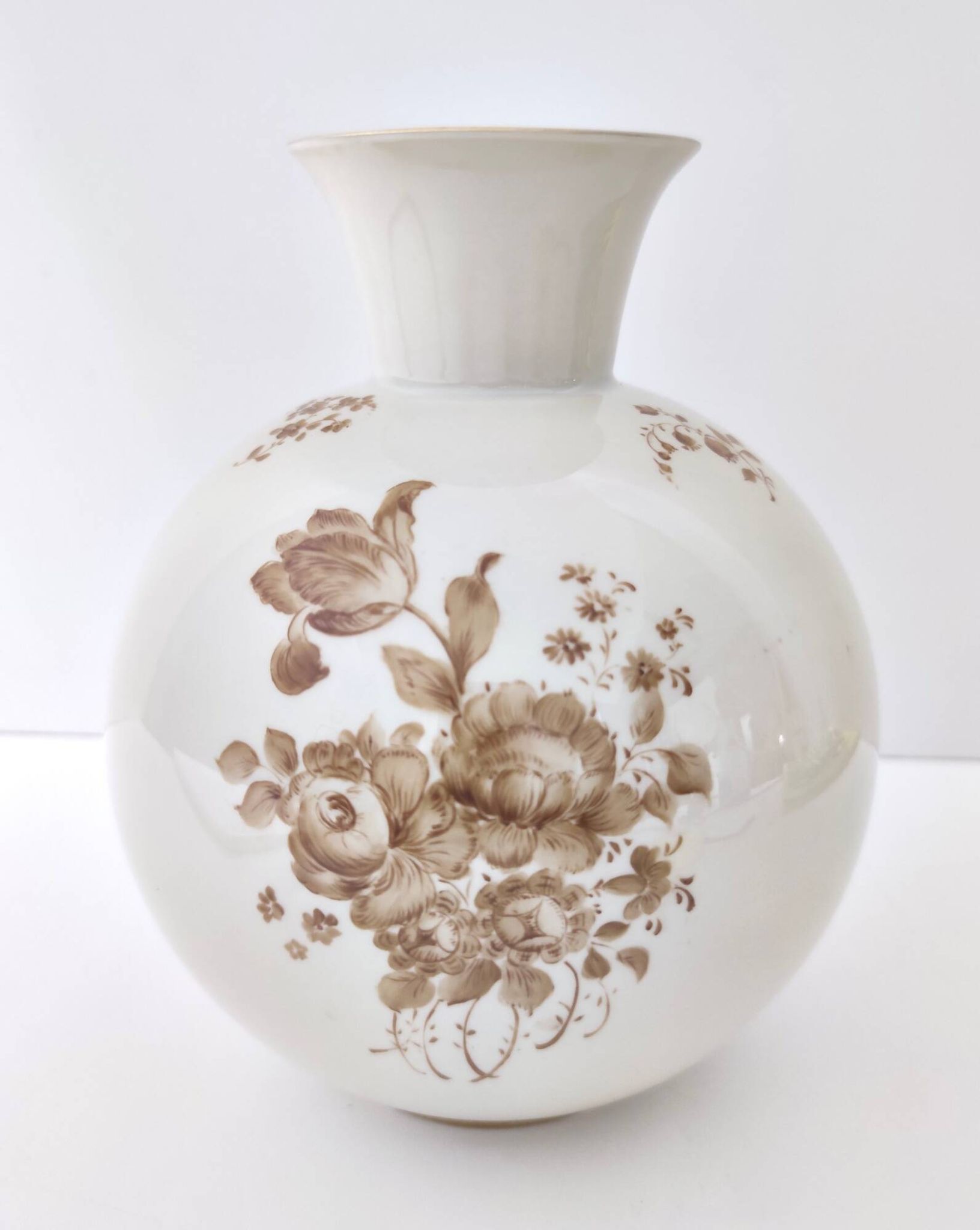 Vase en céramique ivoire et détails floraux marron par Rosenthal, Italie