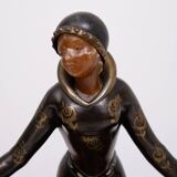 Sculpture Art Déco d'une femme avec des lévriers 1920/30 France