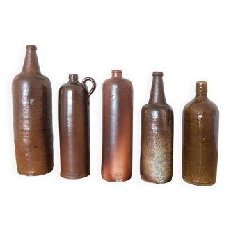 Lot de 5 anciennes bouteilles en grès émaillé