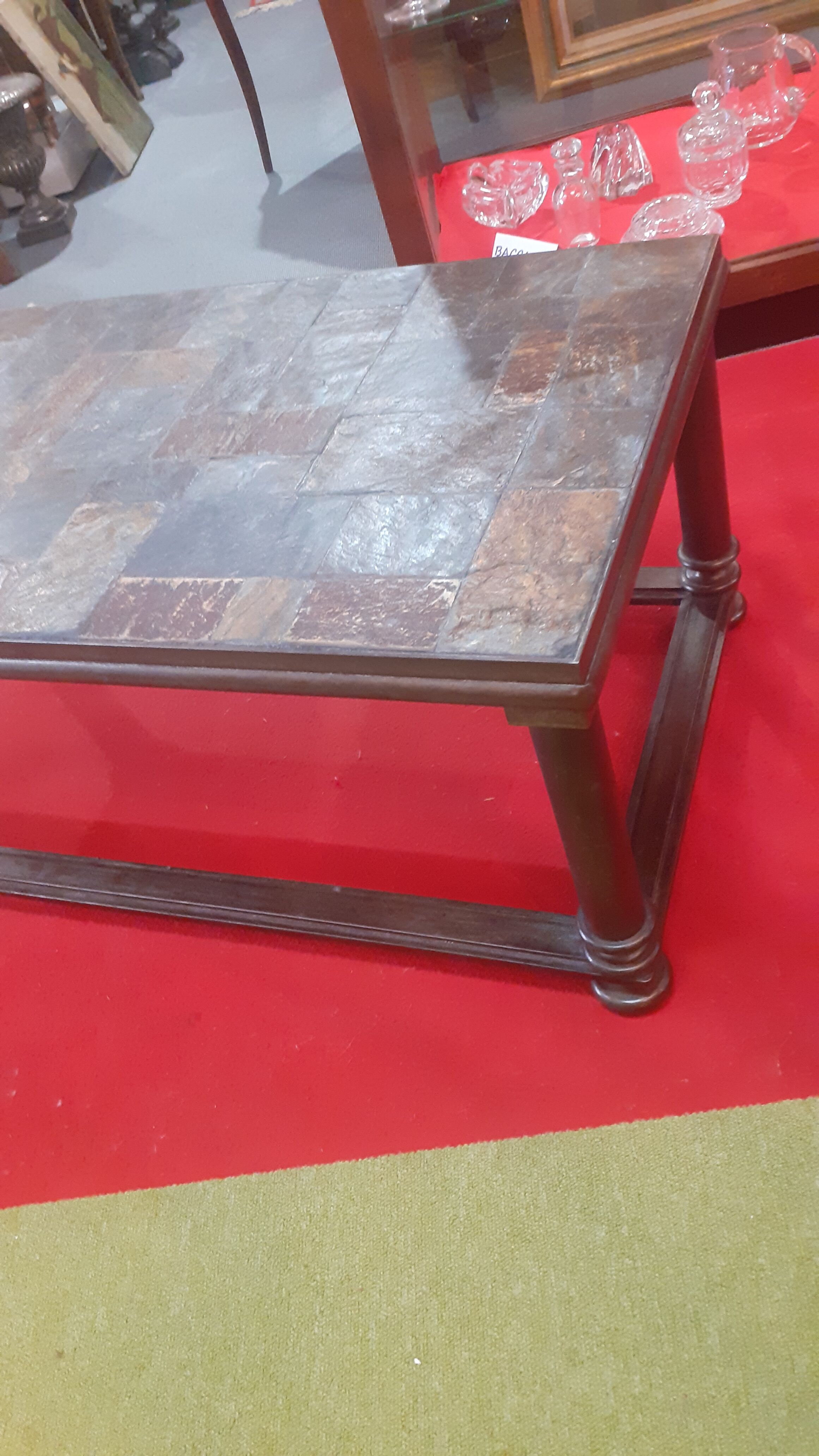 Table basse plateau carreau pierre nature pieds acier art deco