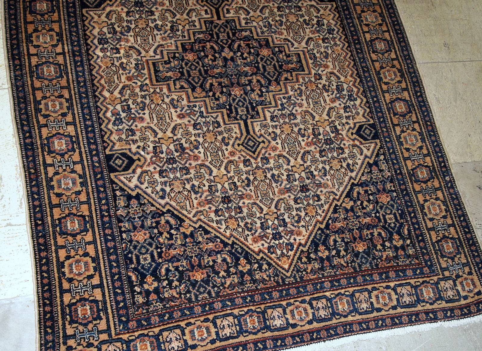 Handmade antique Persian Bibikabab rug 3.3' x 5.2' (100cm x 158cm) 1920s