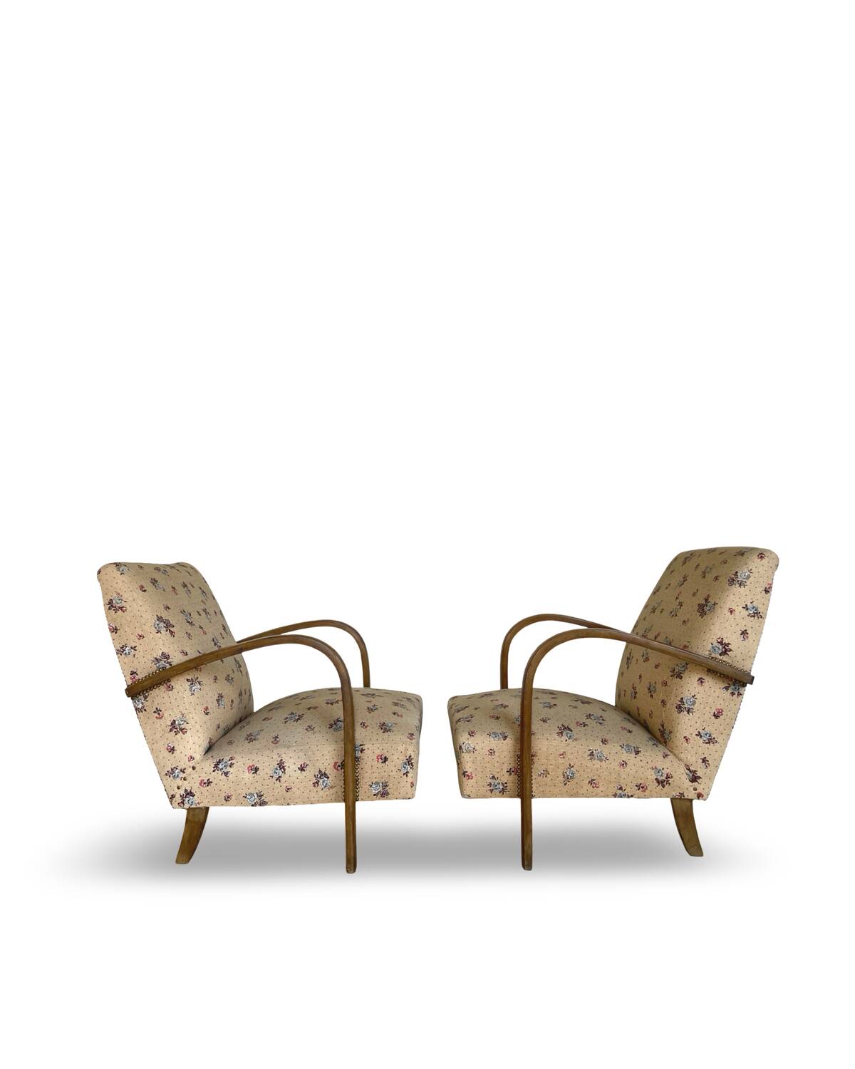 Ensemble de fauteuils Art Déco avec accoudoirs en hêtre arqués.