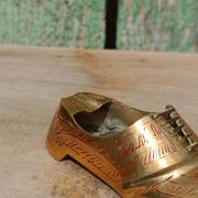 Cendrier vintage en laiton forme chaussure