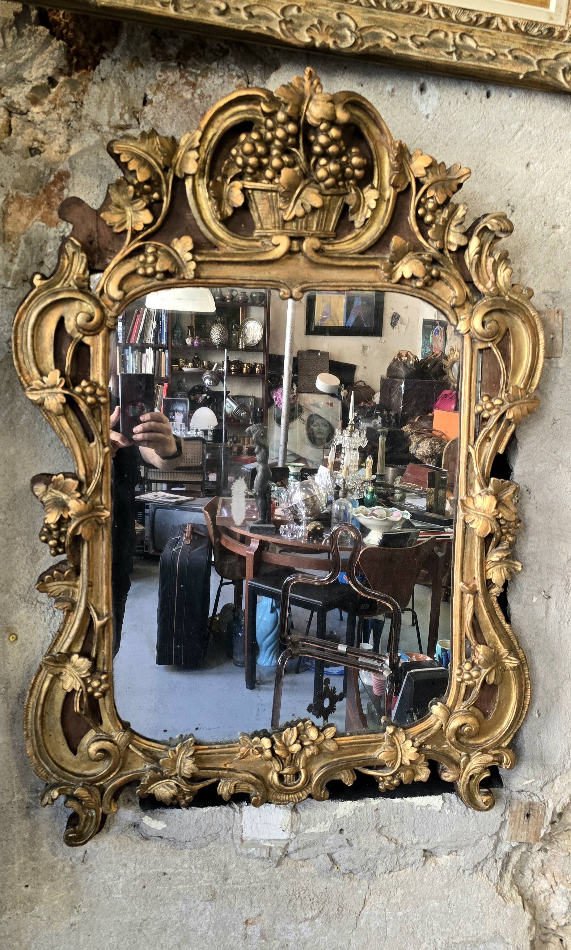 Louis XV period mirror in gilded wood and stucco, 18th century