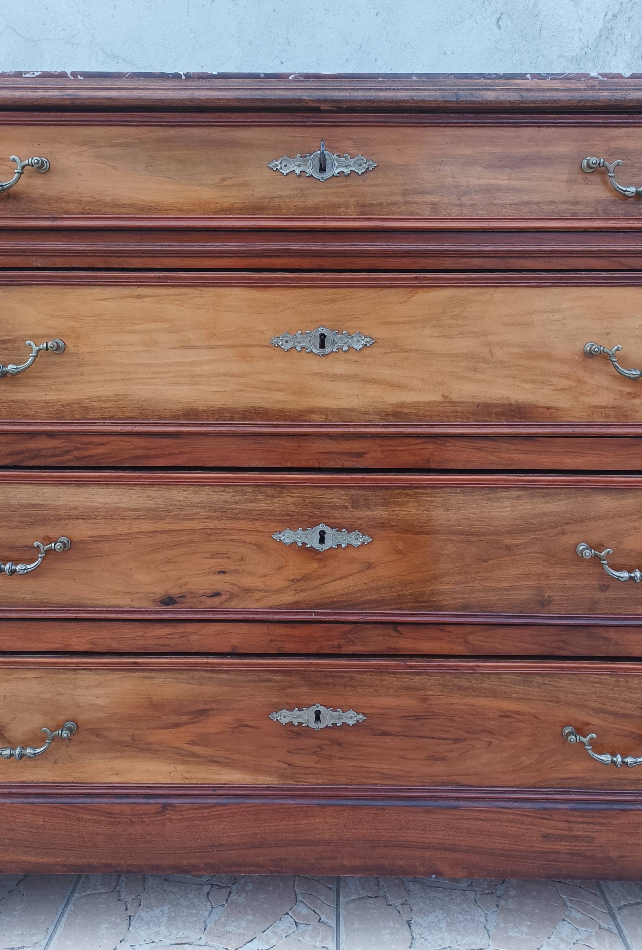 Commode Louis Philippe en noyer