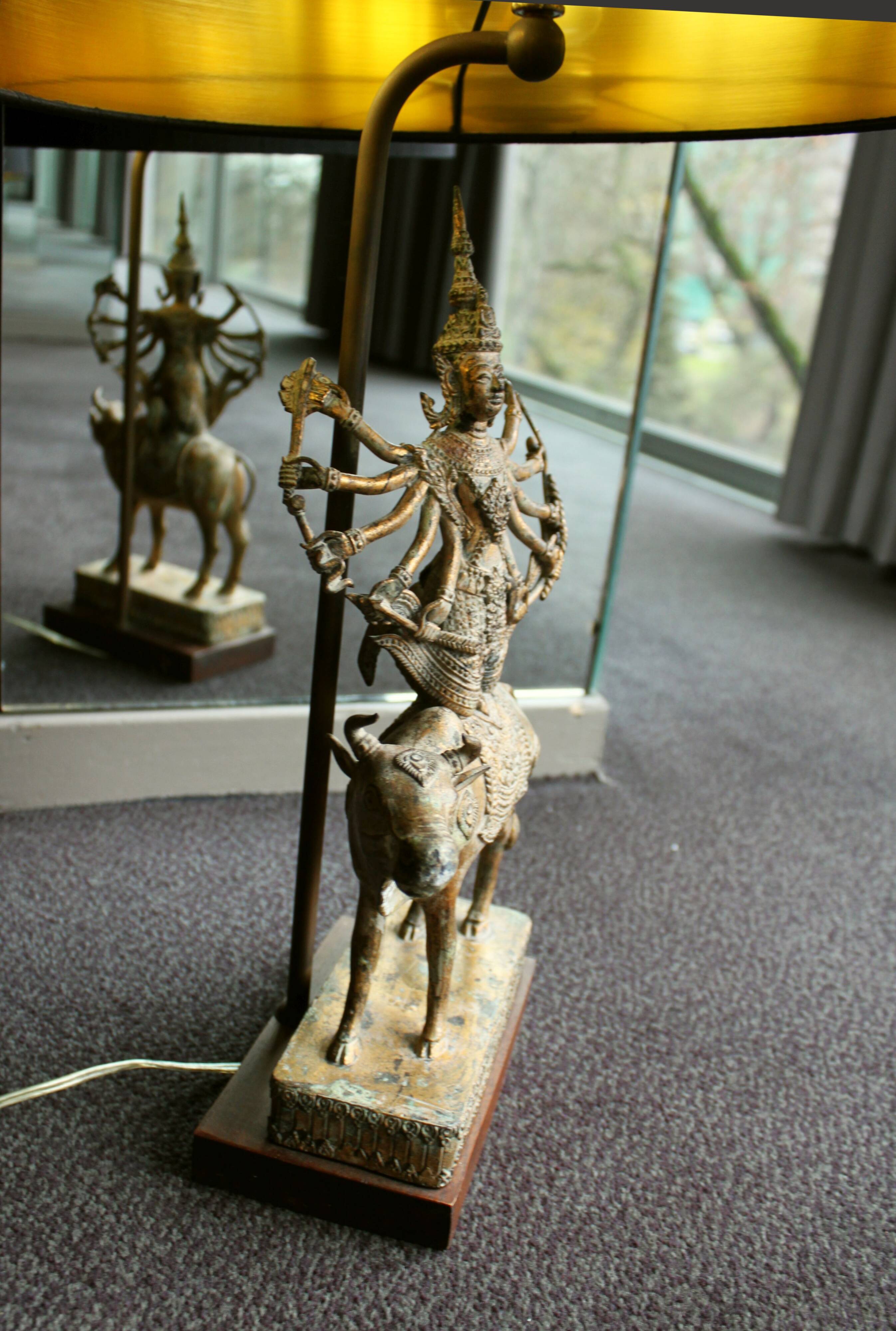 Shiva lamp in bronze.