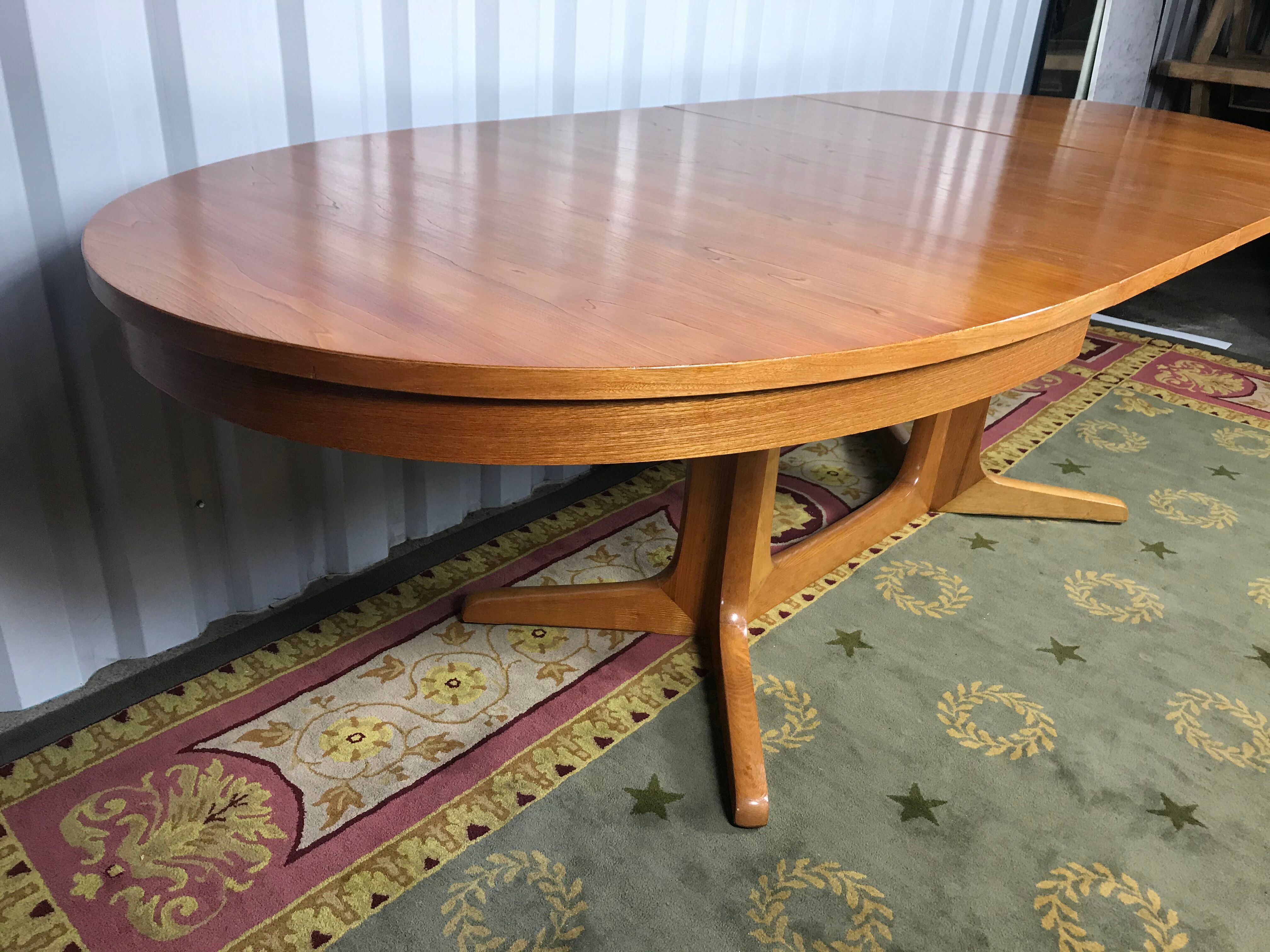 Baumann Oval Dining Table - 2 extensions