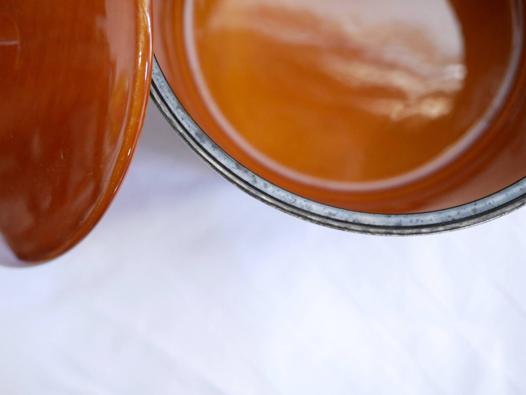Plat avec couvercle soupière vintage édité par Boch La Louvière