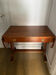 Bureau vendu / Table d'appoint de style Empire en acajou avec tiroir.