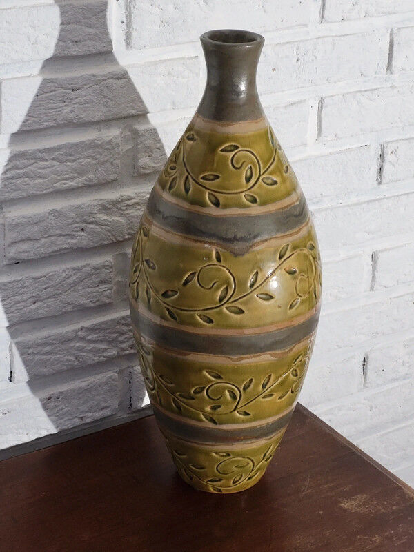 Ceramic bottle shaped vase