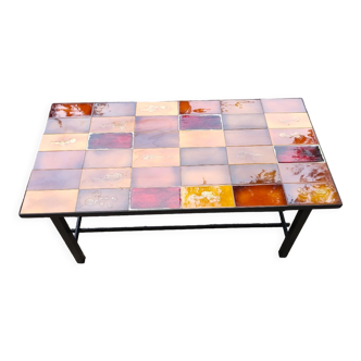 Coffee table in ceramic