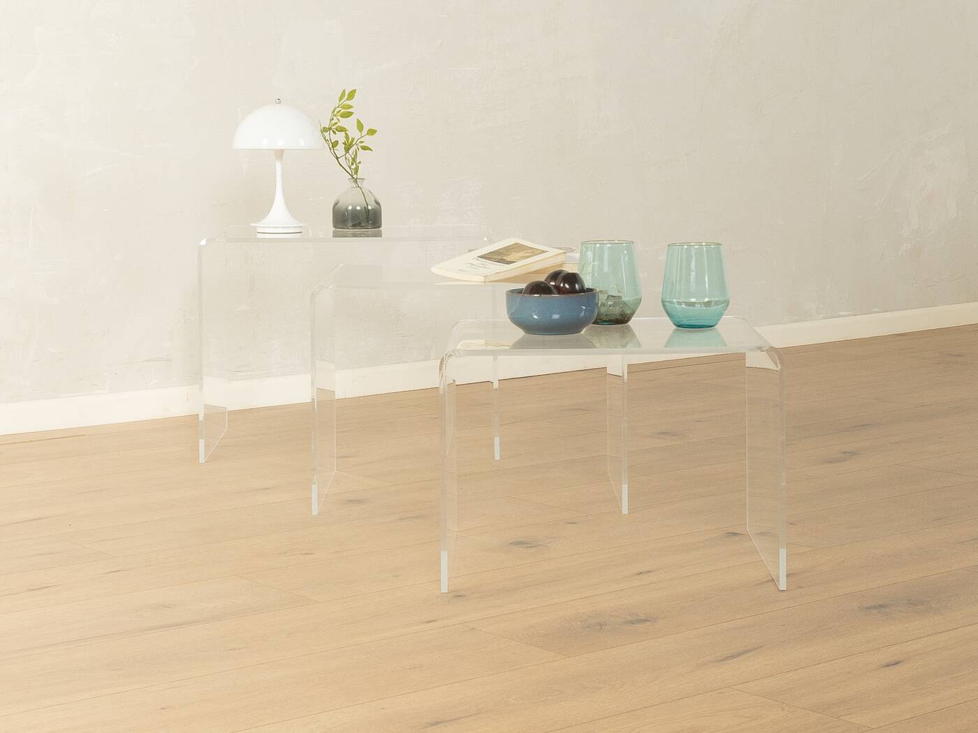 Tables gigognes en acrylique des années 1960