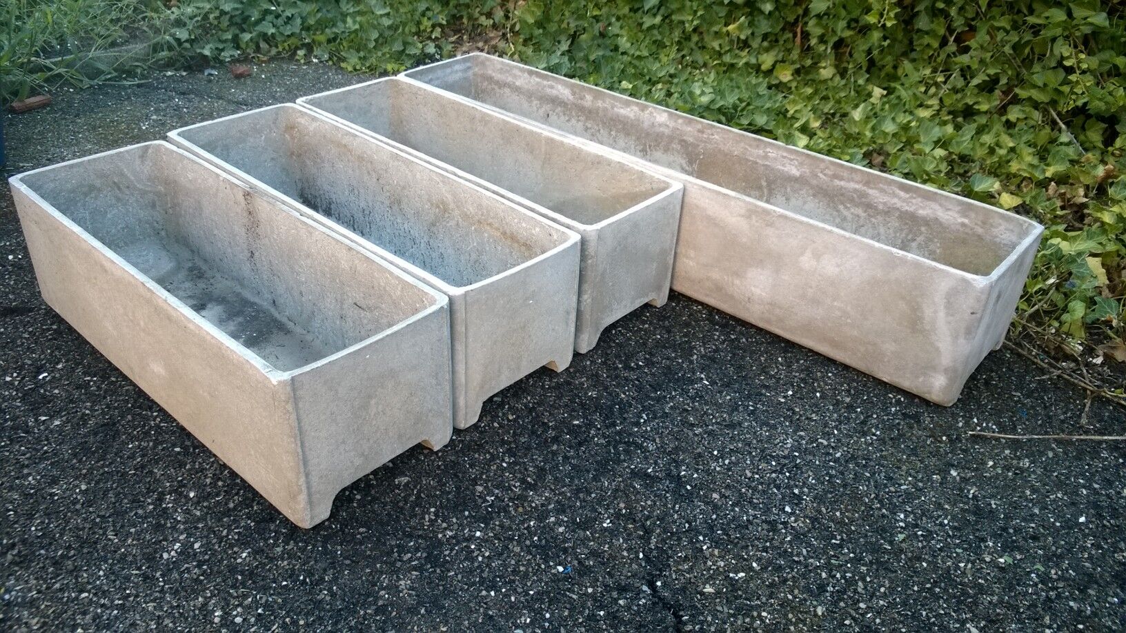 Lot of 4 Willy Guhl planters