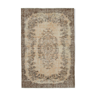 Tapis beige turc noué à la main des années 1980 204 cm x 310 cm