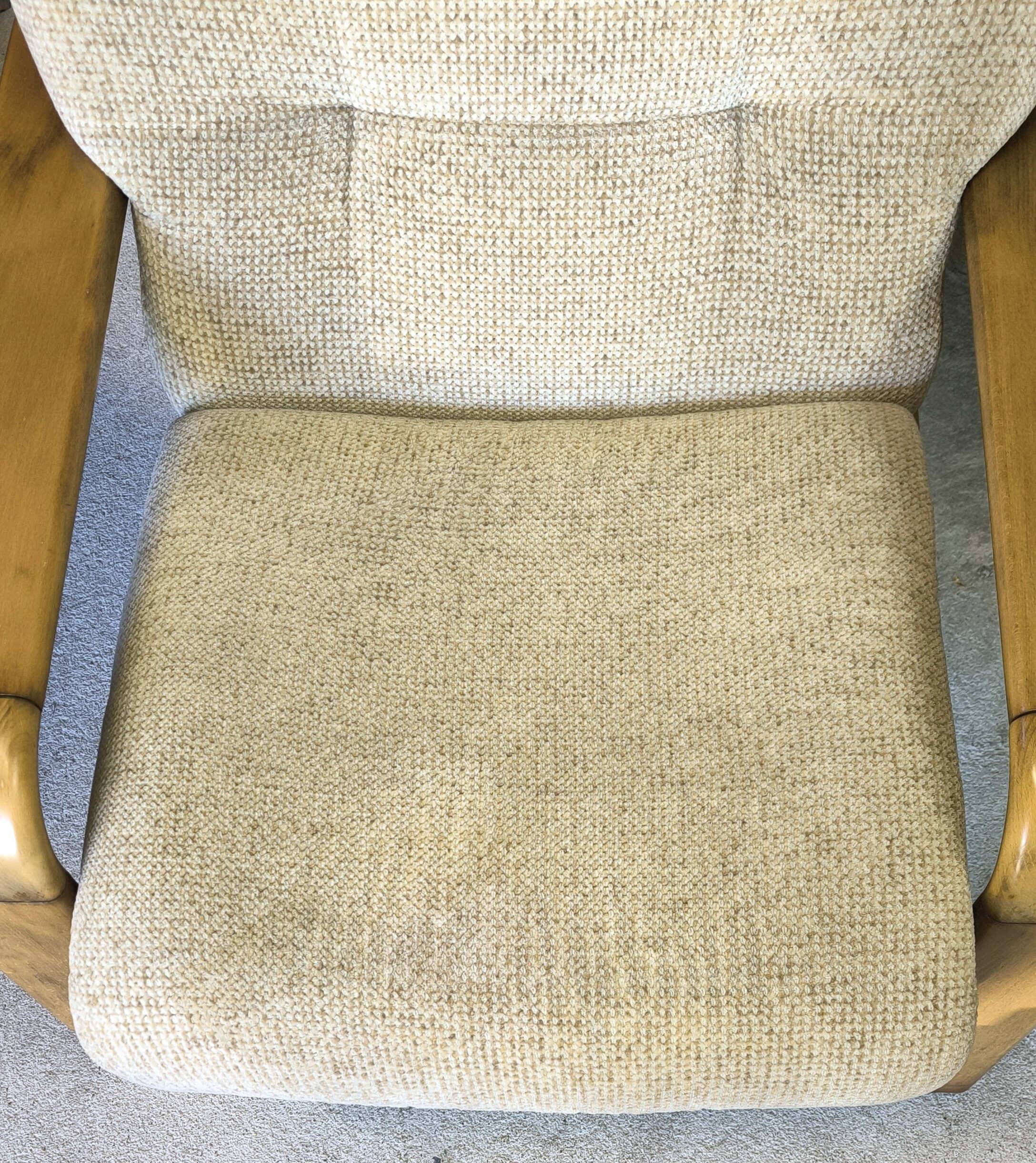 Fauteuil vintage en bois et laine