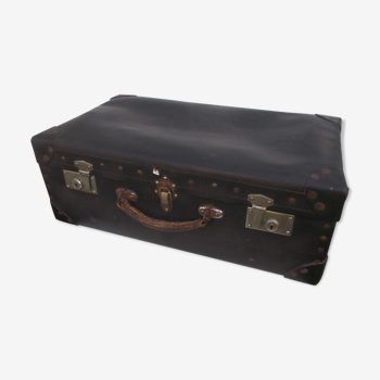 Vintage trunk suitcase