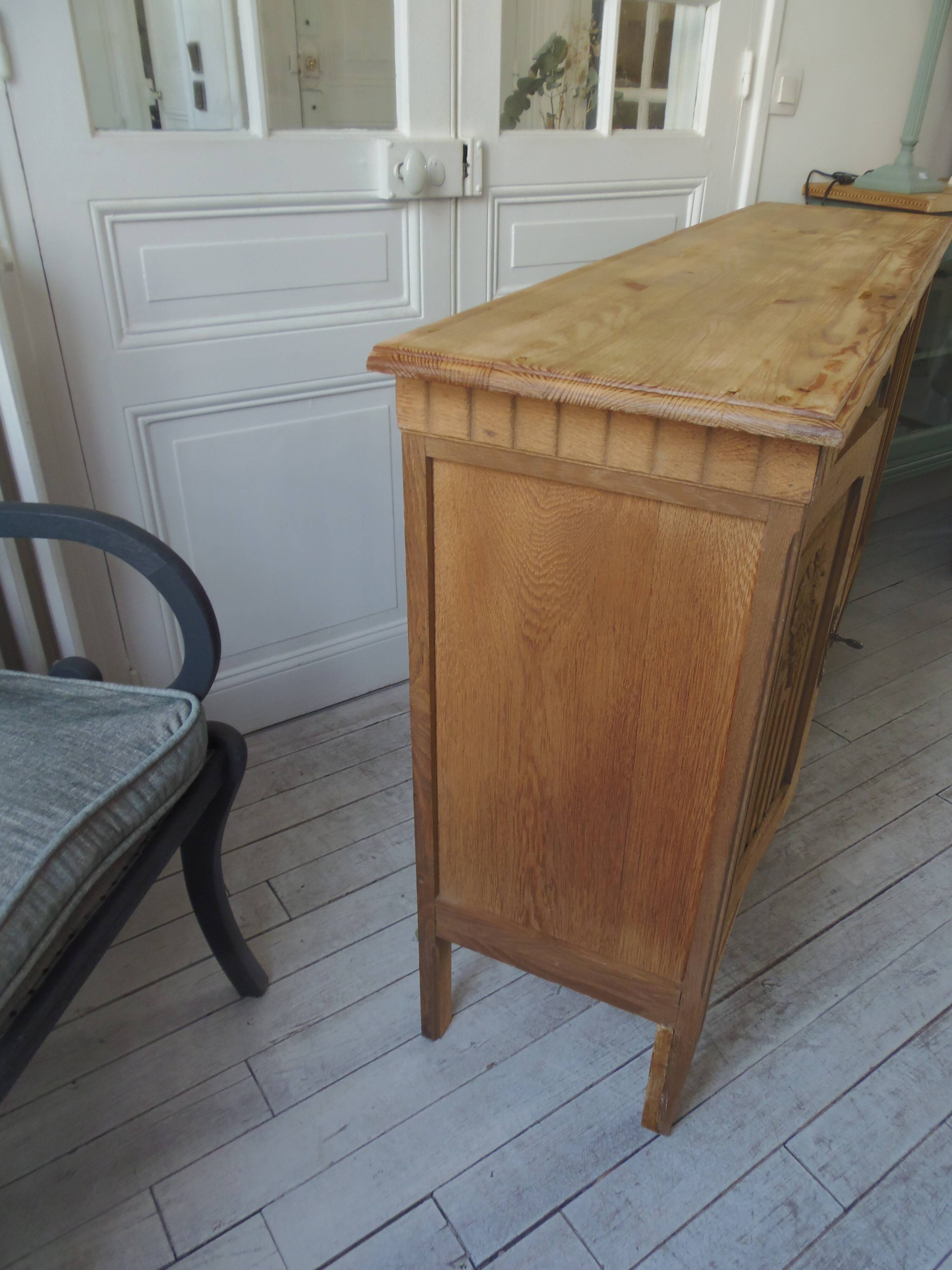 Console, shallow art deco sideboard in raw wood.