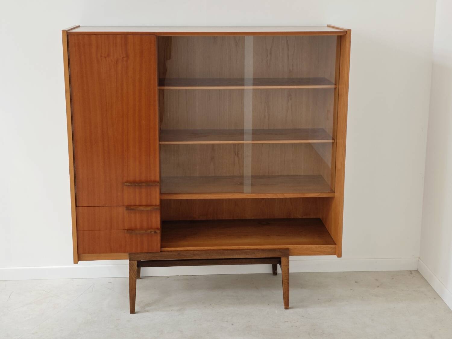 High Buffet Dresser Frantisek Mezulanik for Up Zavody 1960