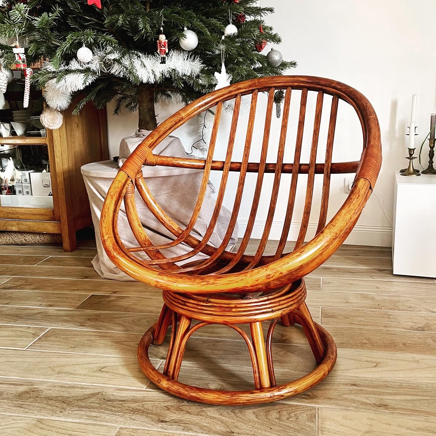 Swivel rattan armchair