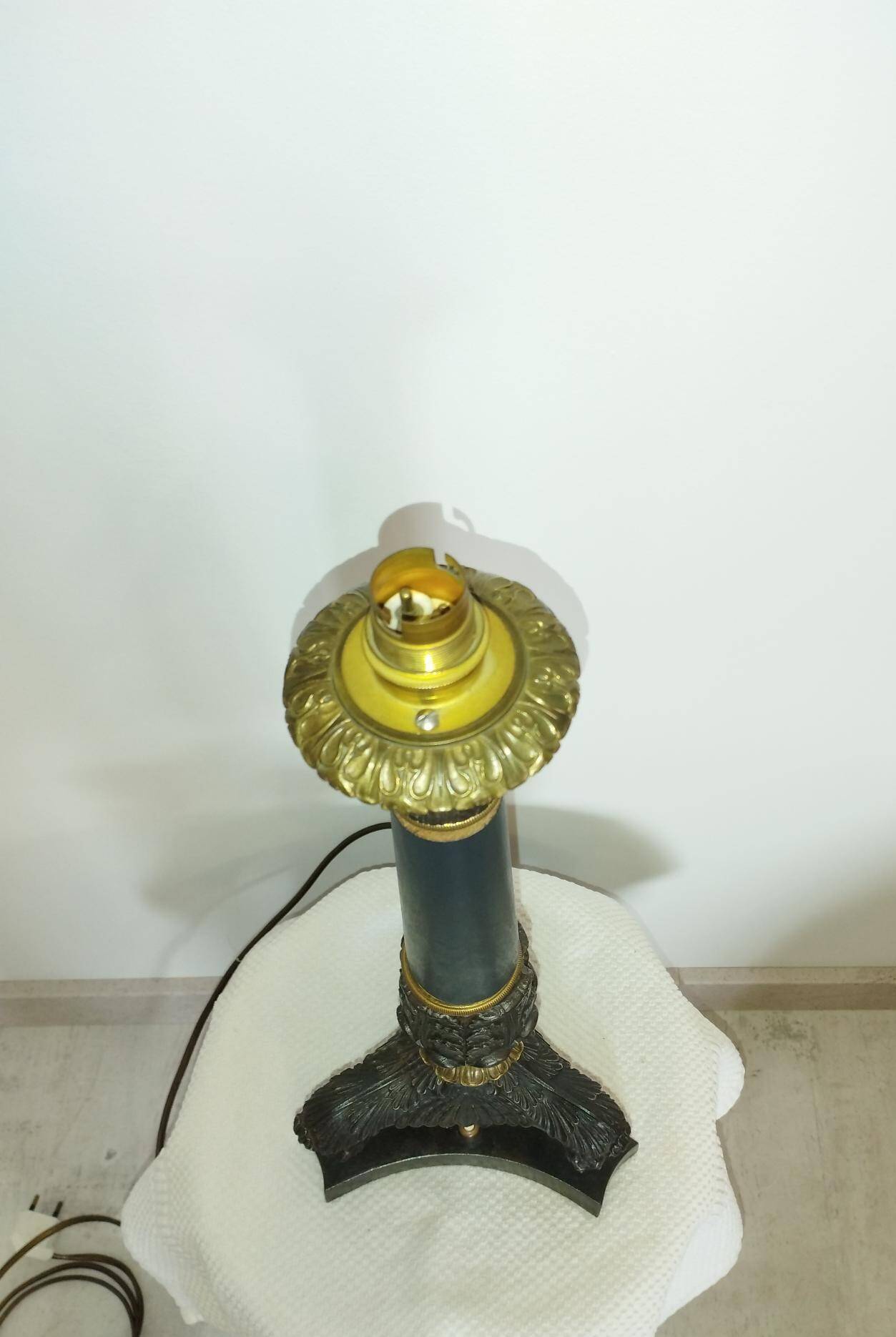 Antique lamp base with lion's paw - Restoration Period - Empire